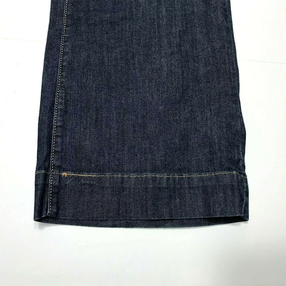 Levi's 10 Dark Wash Wide Leg Trouser Fit Jeans EUC - Picture 6 of 8